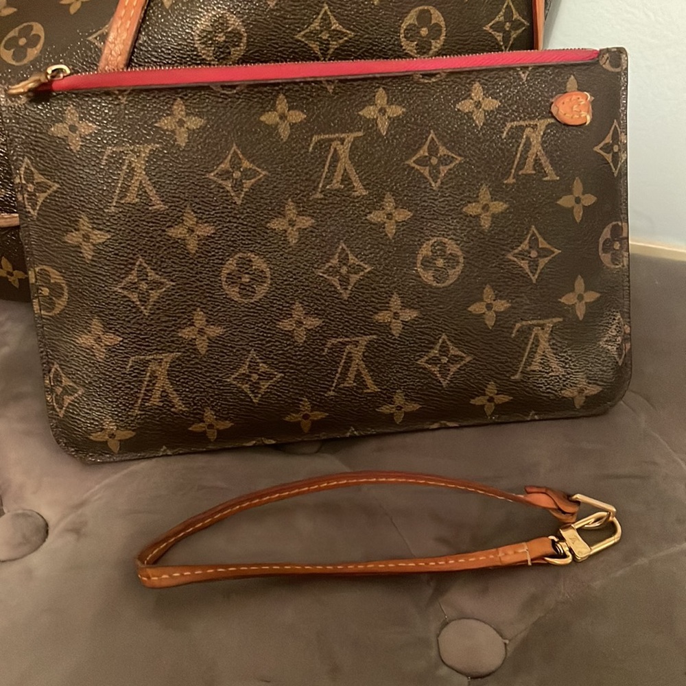 Louis Vuitton, Monogram Neverfull MM with Pouch - Picture 14 of 16
